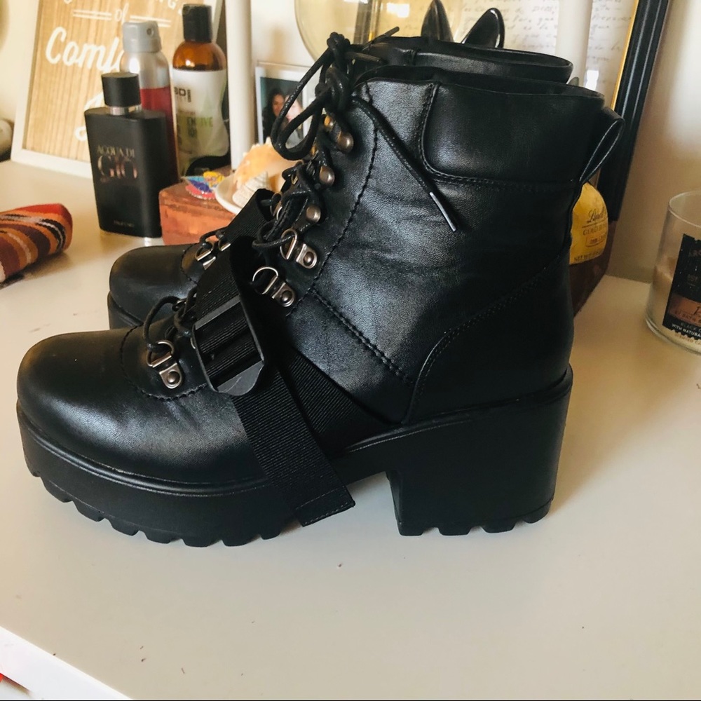 NWB Women’s Black Lolita Laceup Ankle Bootie